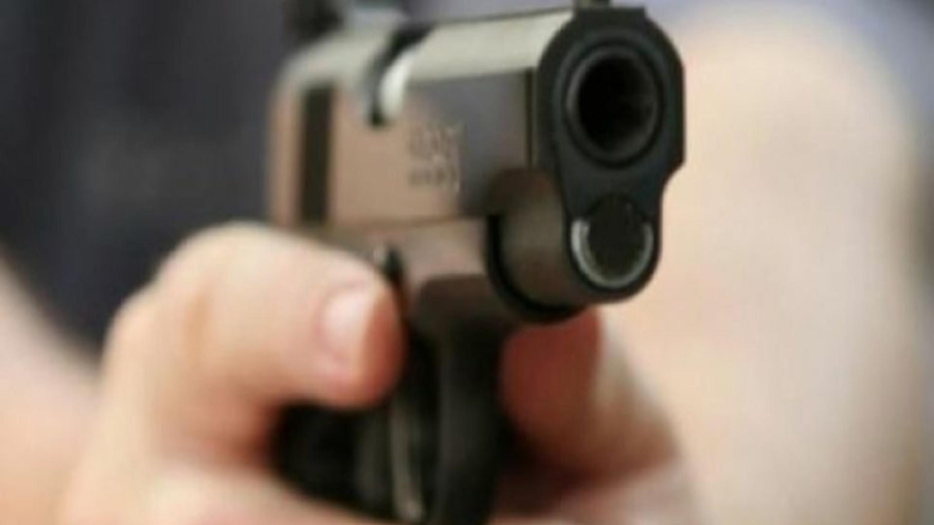 Panică la Timișoara. Bărbat împușcat cu un pistol, în urma unui conflict spontan