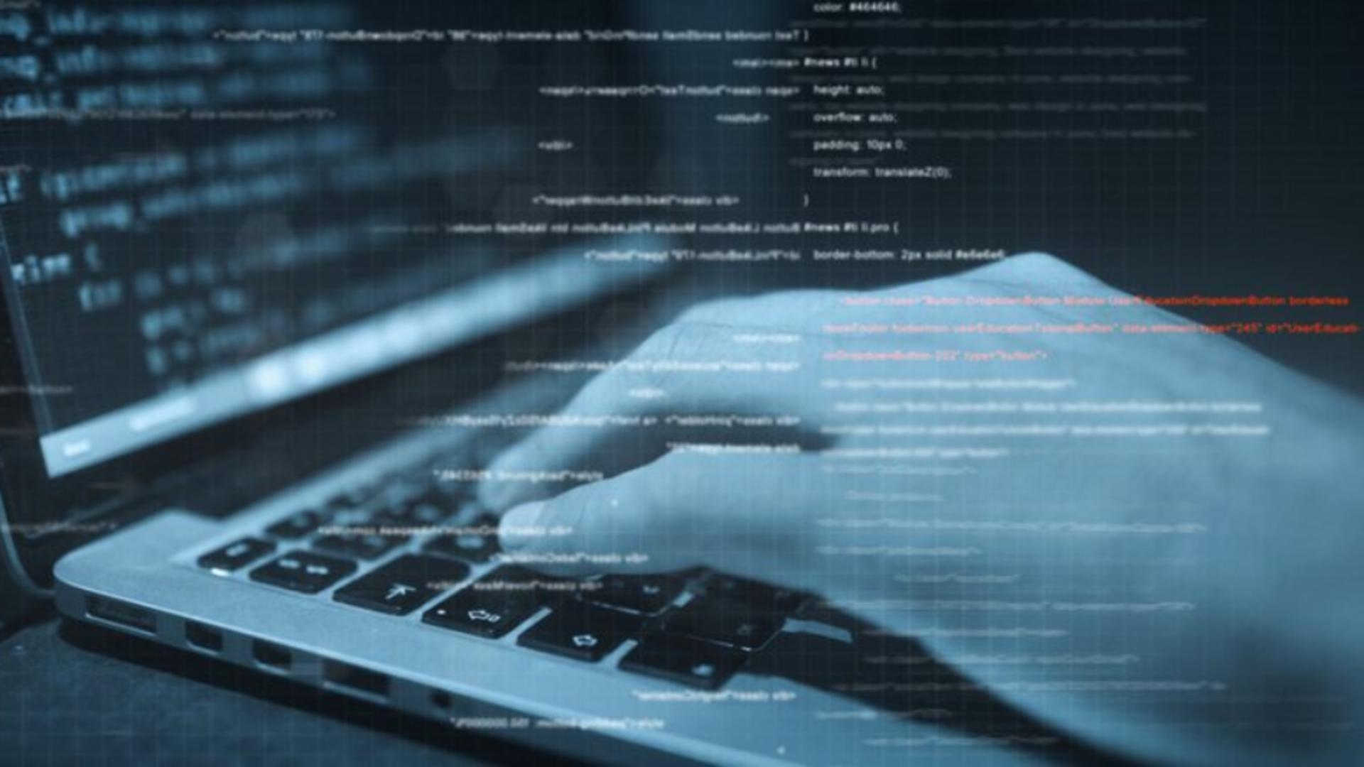 Avertismentul specialiștilor. O nouă metodă de înșelăciune circulă pe internet: „coletul blocat”