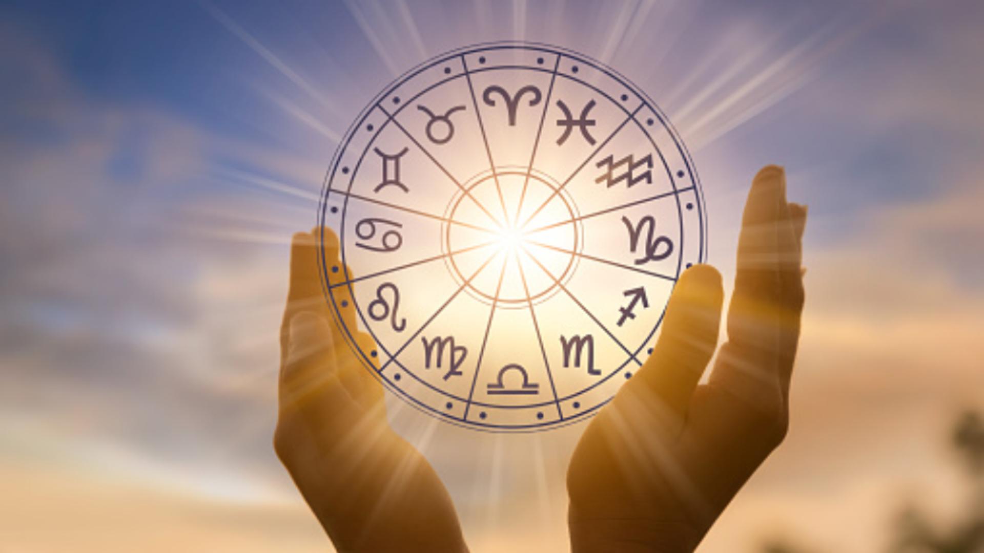 Horoscopul de weekend, 7-8 octombrie 2023. Venus în Fecioară aduce schimbări importante în viața amoroasă a zodiilor