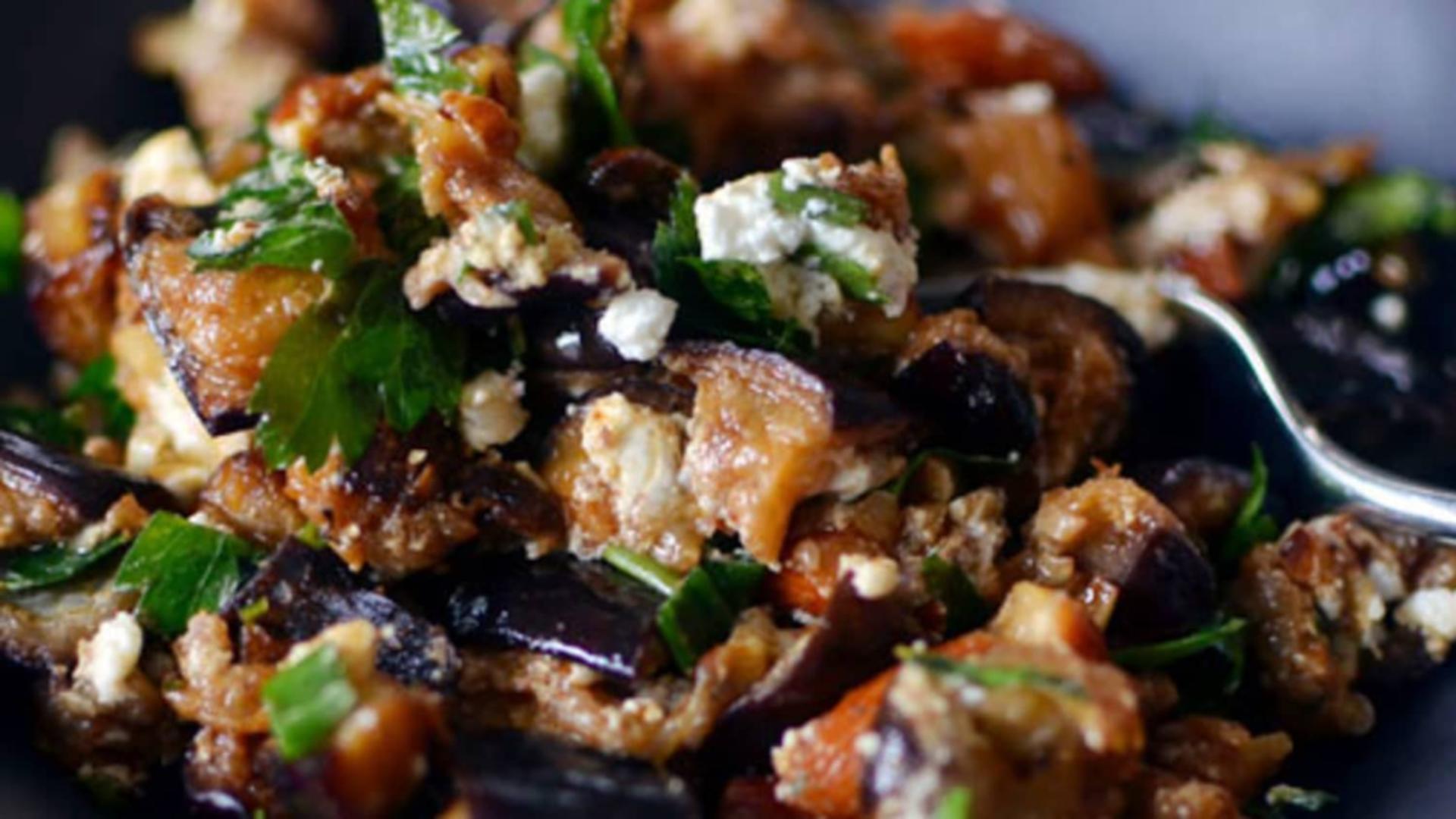 Rețetă la cuptor – Vinete condimentate: Cele 2 secrete pe care e bine să le știi pentru cea mai gustoasă mâncare