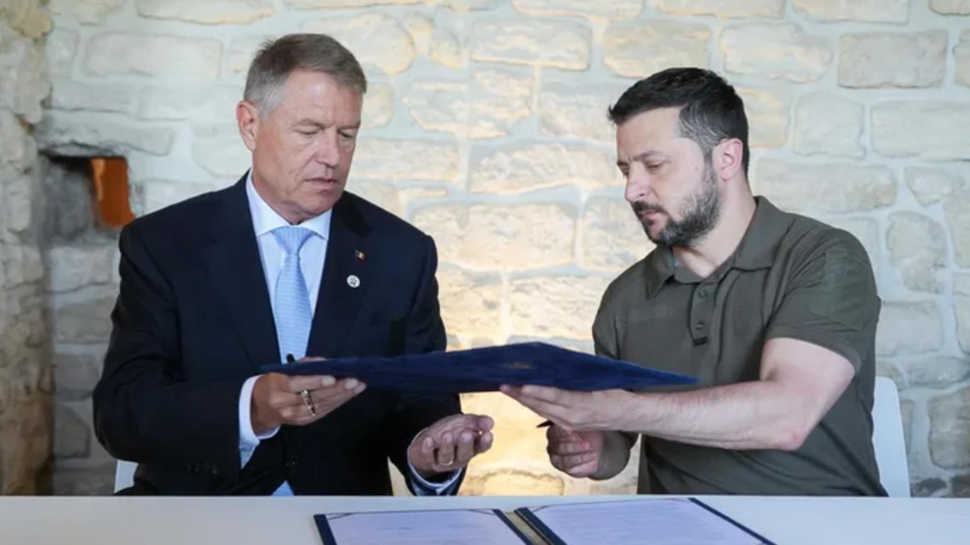 Zelenski a dezvăluit ce a stabilit cu Iohannis de la borul aviounuli cu care a plecat din România – VIDEO