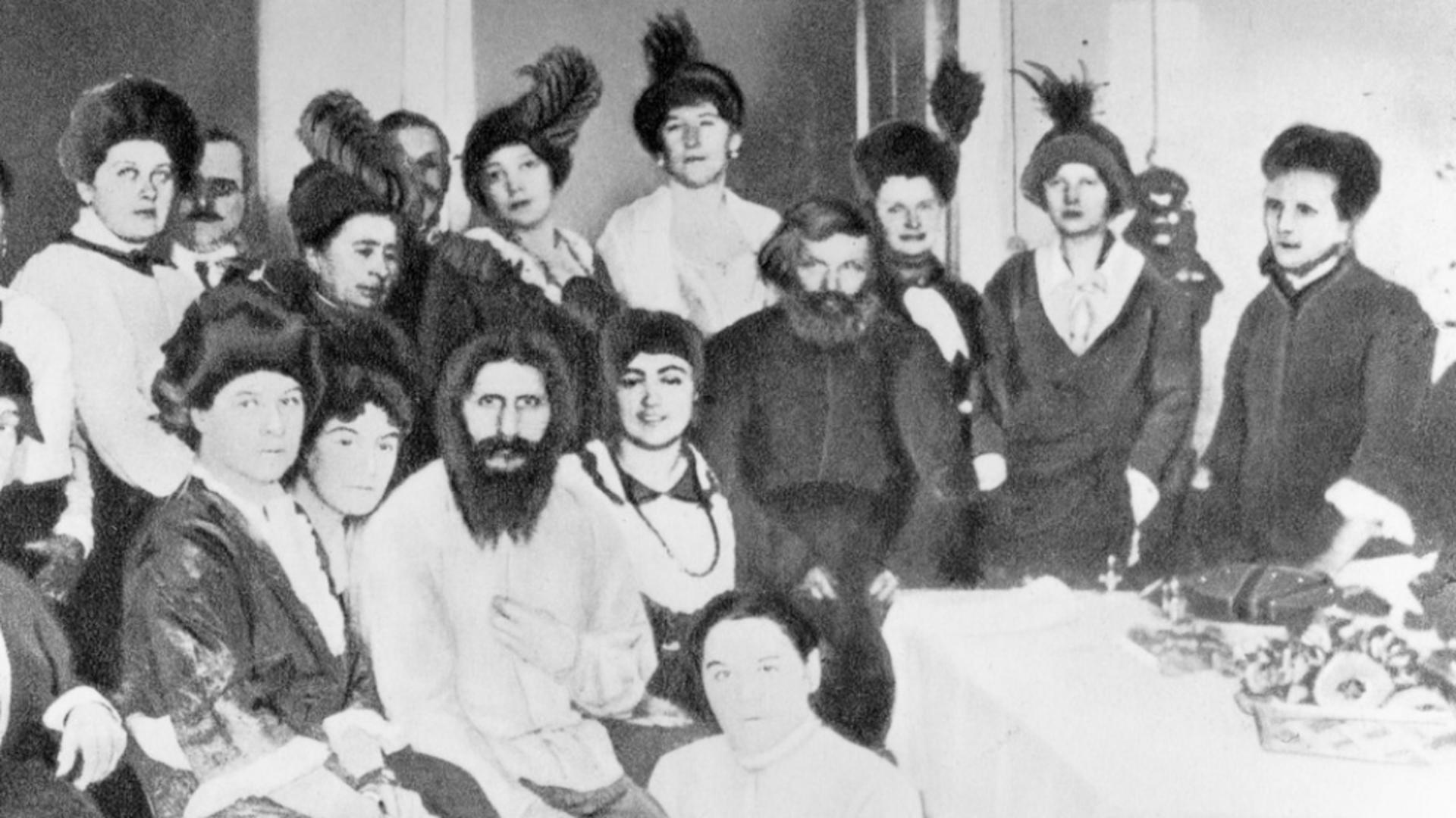 Cât de des făcea SEX Rasputin? Chiar este adevărat că nu-i rezista nicio femeie?
