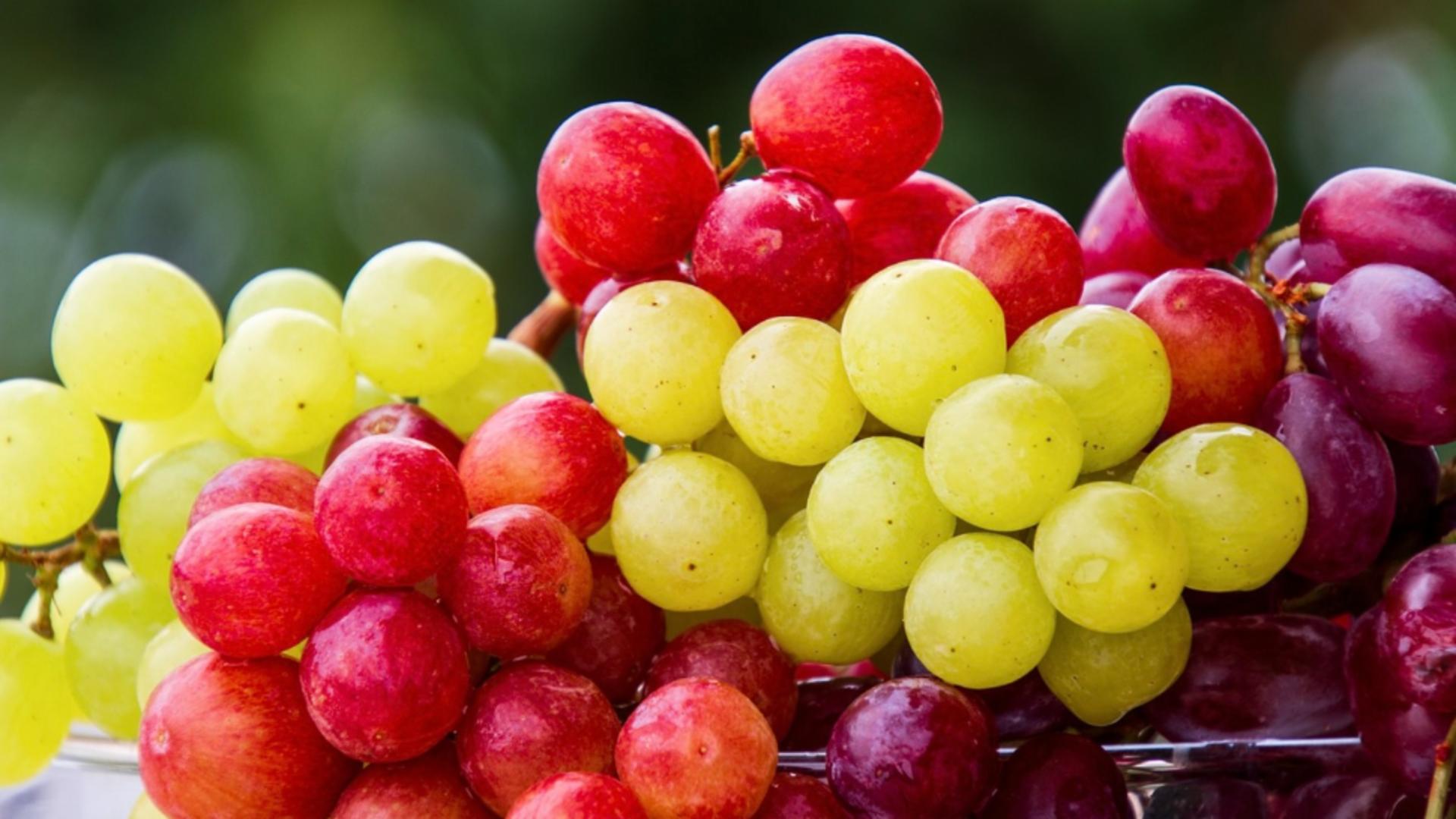 De ce trebuie să mănânci struguri de Revelion. Secretul celor 12 boabe