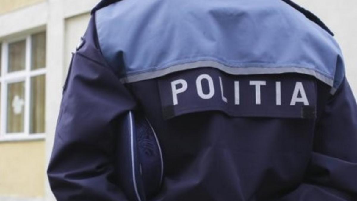 Caz șocant în Satu Mare! Un polițist local, reţinut pentru că a agresat sexual un minor, iubitul fiicei sale