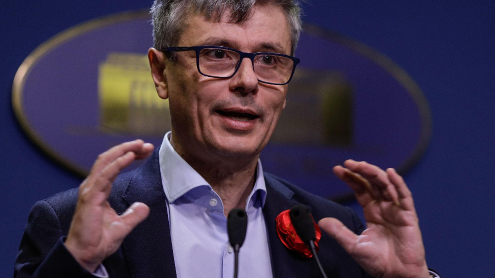 Virgil Popescu dinamitează Coaliția: PSD e un partid care îți înfige cuțitul pe la spate! Ce îl nemulțumește pe liberal