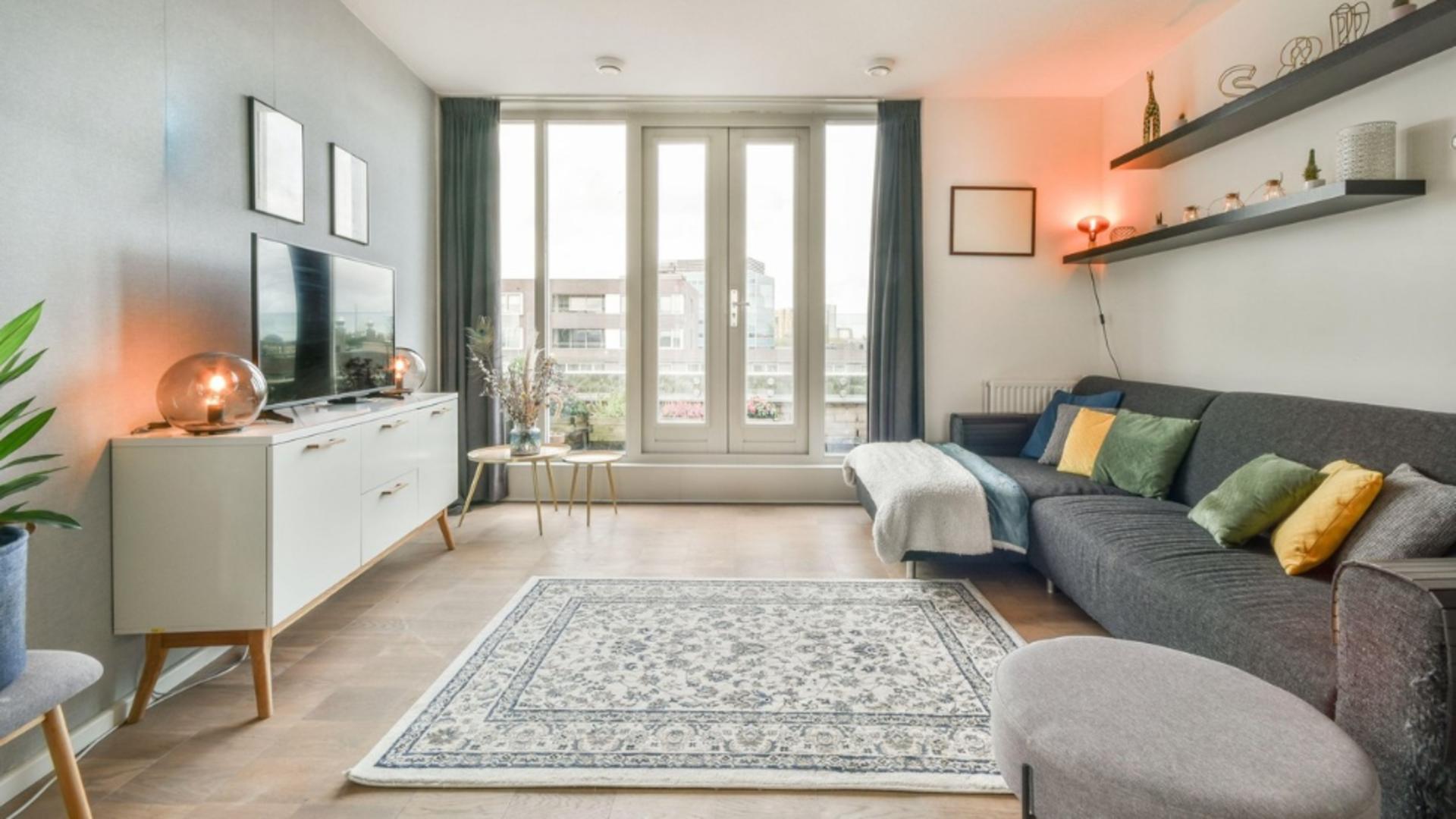 Vrei să ai o cameră mică, dar cochetă? Iată 7 trucuri pentru un design atrăgător