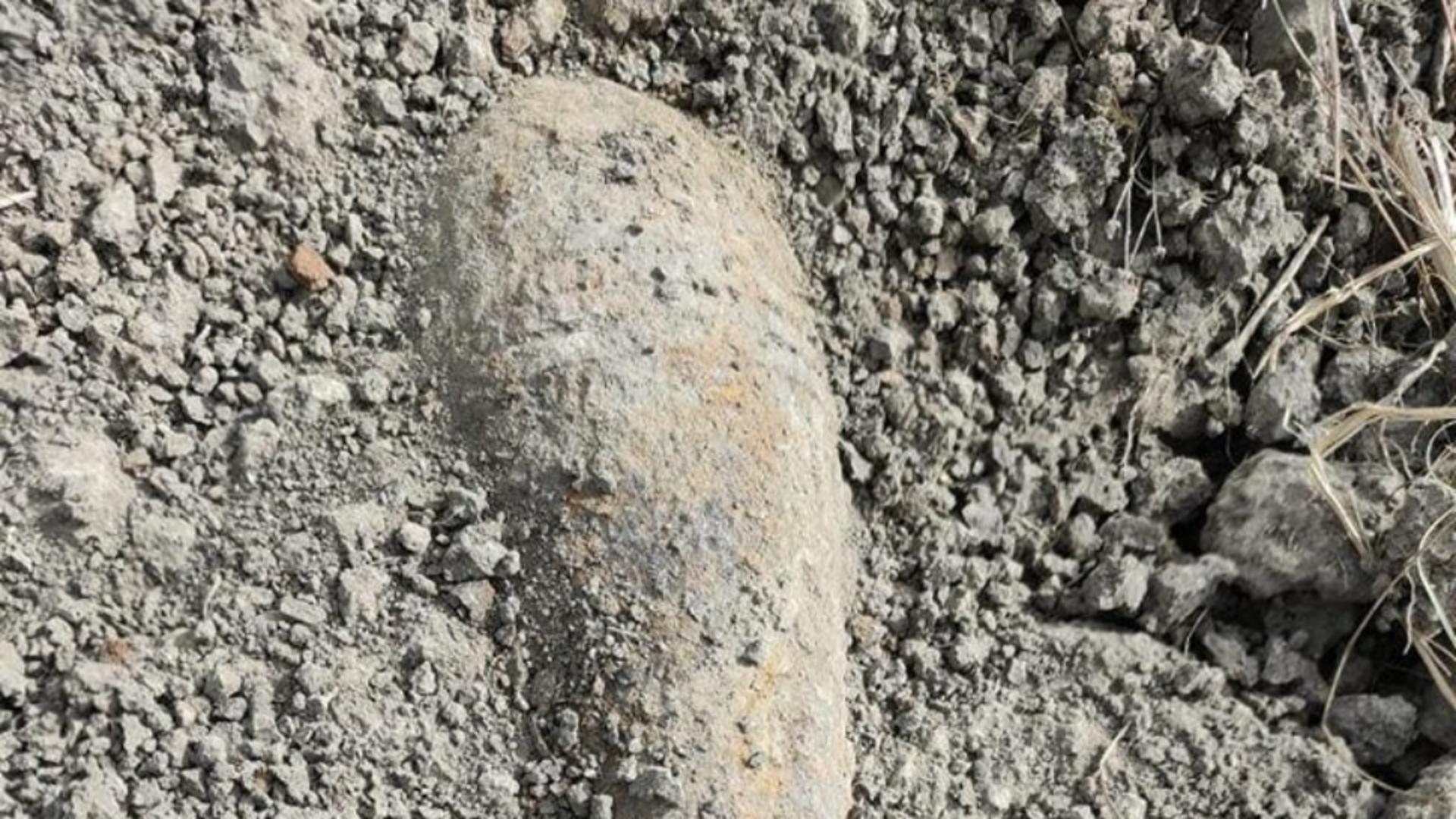 Bombă găsită în apropierea unei școli din Dâmbovița. Peste 100 de elevi au fost evacuați