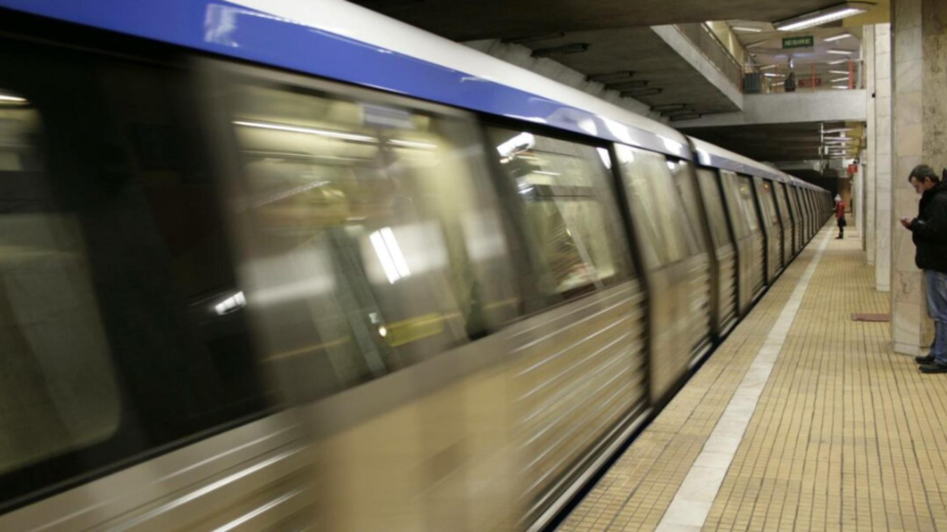 Haos la metrou, după ce două trenuri s-au ciocnit. Circulația între stațiile Timpuri Noi și Mihai Bravu, paralizată