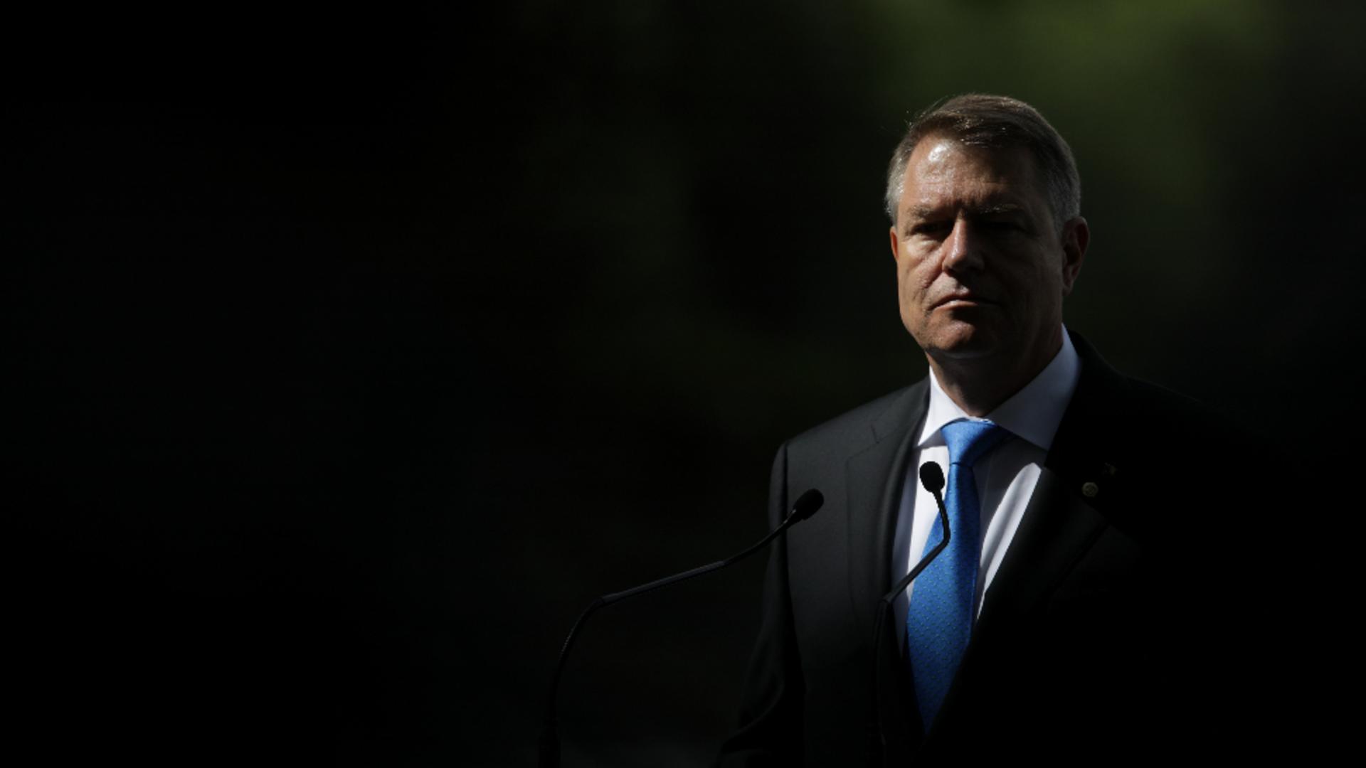 Președintele Iohannis a discutat, la Paris, cu Macron despre susținerea Ucrainei și situația de la Marea Neagră