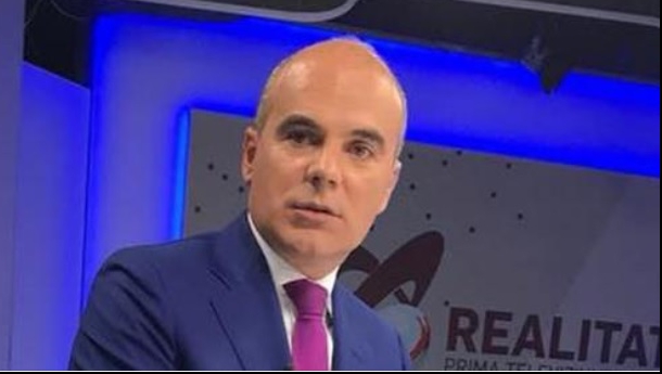 Rareş Bogdan, despre imaginile cu Klaus Iohannis la golf: Faptul că a ales să îşi petreacă timpul în natură nu poate fi decât un lucru ce ţine de normalitatea unei poziţii publice