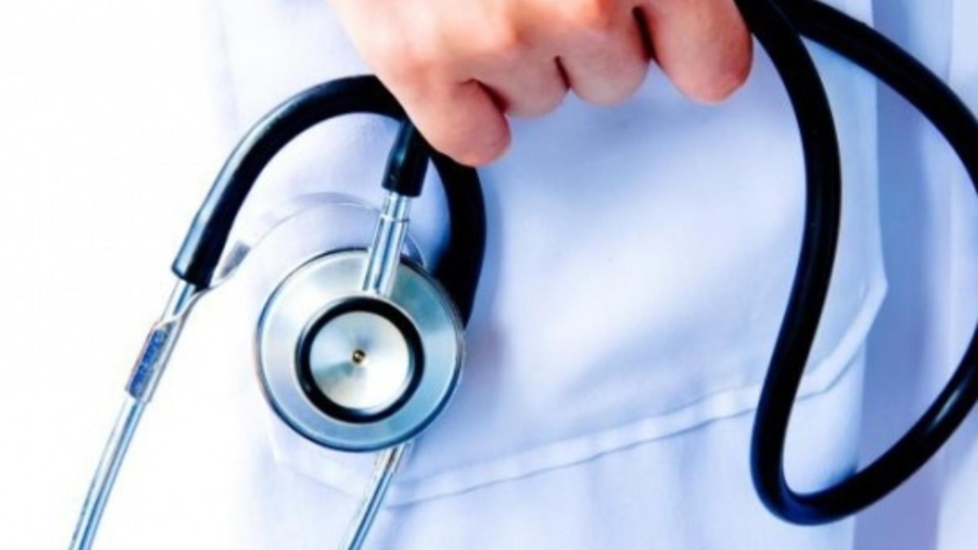 Asistent medical, reţinut pentru că ar fi agresat fizic două minore internate la Psihiatrie