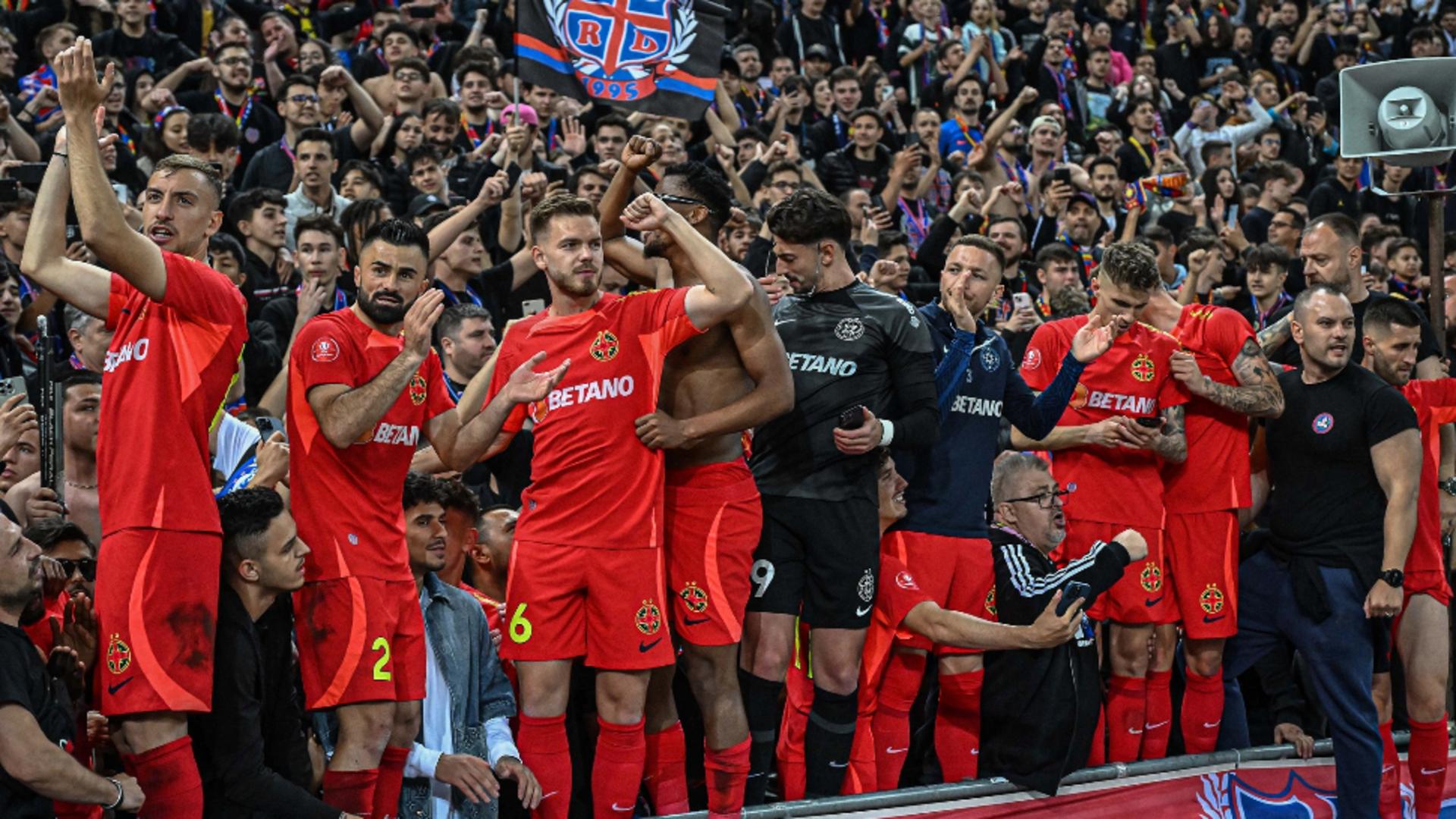 FCSB a învins Farul şi a câștigat din nou titlul de campioană, după 9 ani de la precedentul succes. Bucurie pe teren și în tribune: imagini uluitoare FOTO&VIDEO