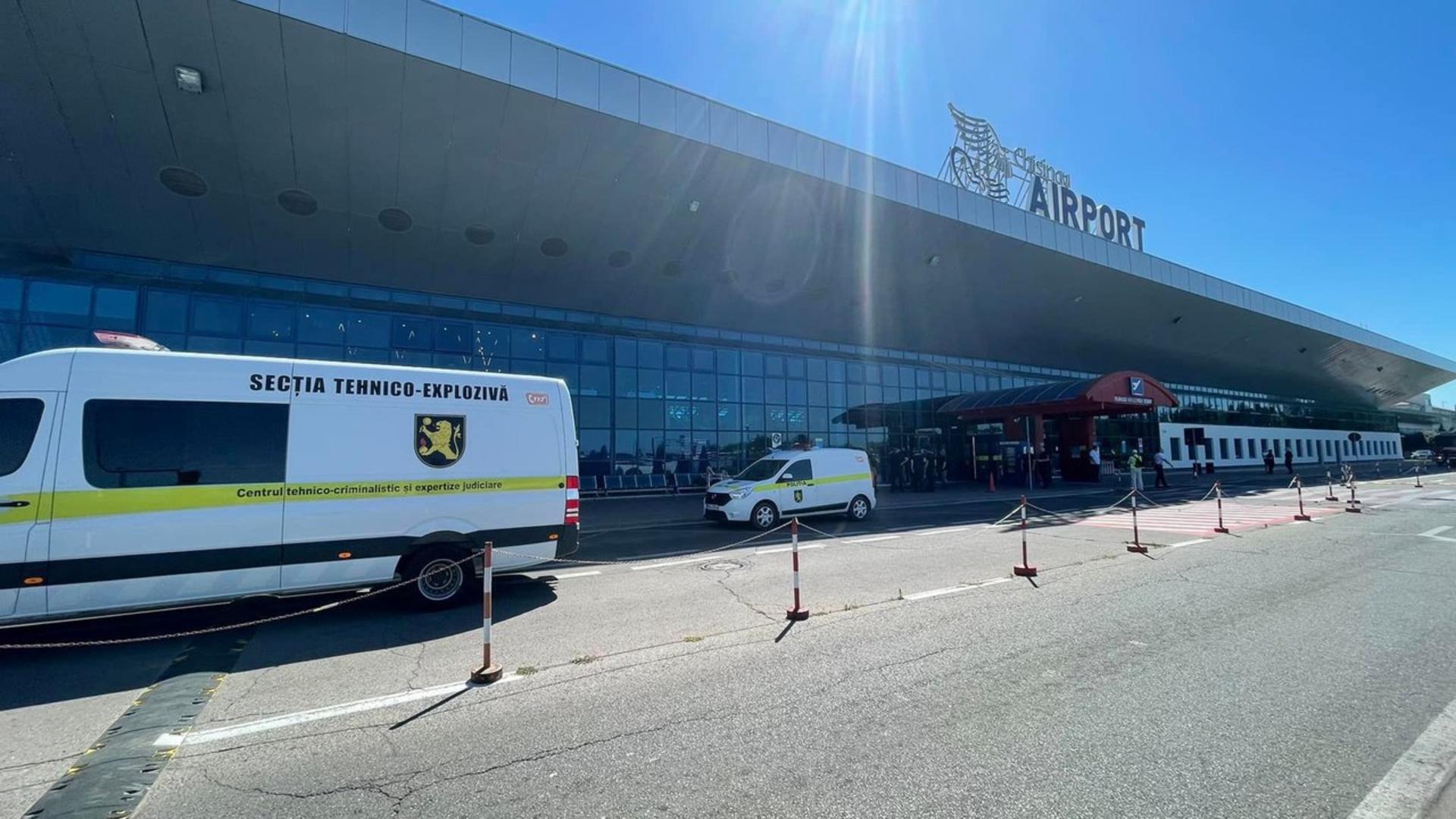 Alertă cu bombă la Aeroportul Chișinău. Pasagerii și personalul au fost evacuați