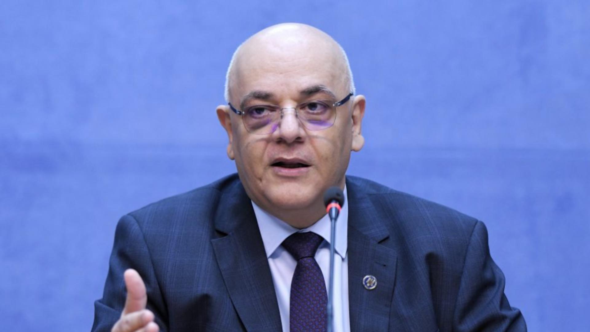 Culisele Statului Paralel. Ordinul lui Arafat provoacă GREVA ambulanțierilor! Scandal în Sănătate