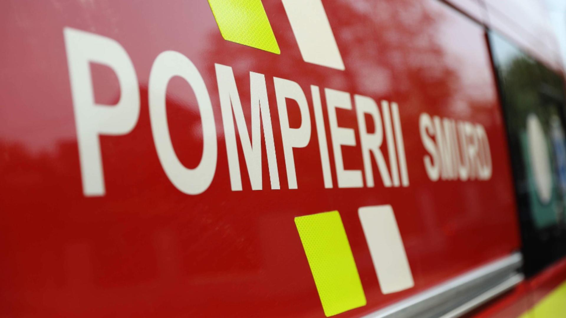La un pas de tragedie. Incendiu la un frigider dintr-un salon al unui centru pentru vârstnici. Bătrânii au reușit să fugă singuri