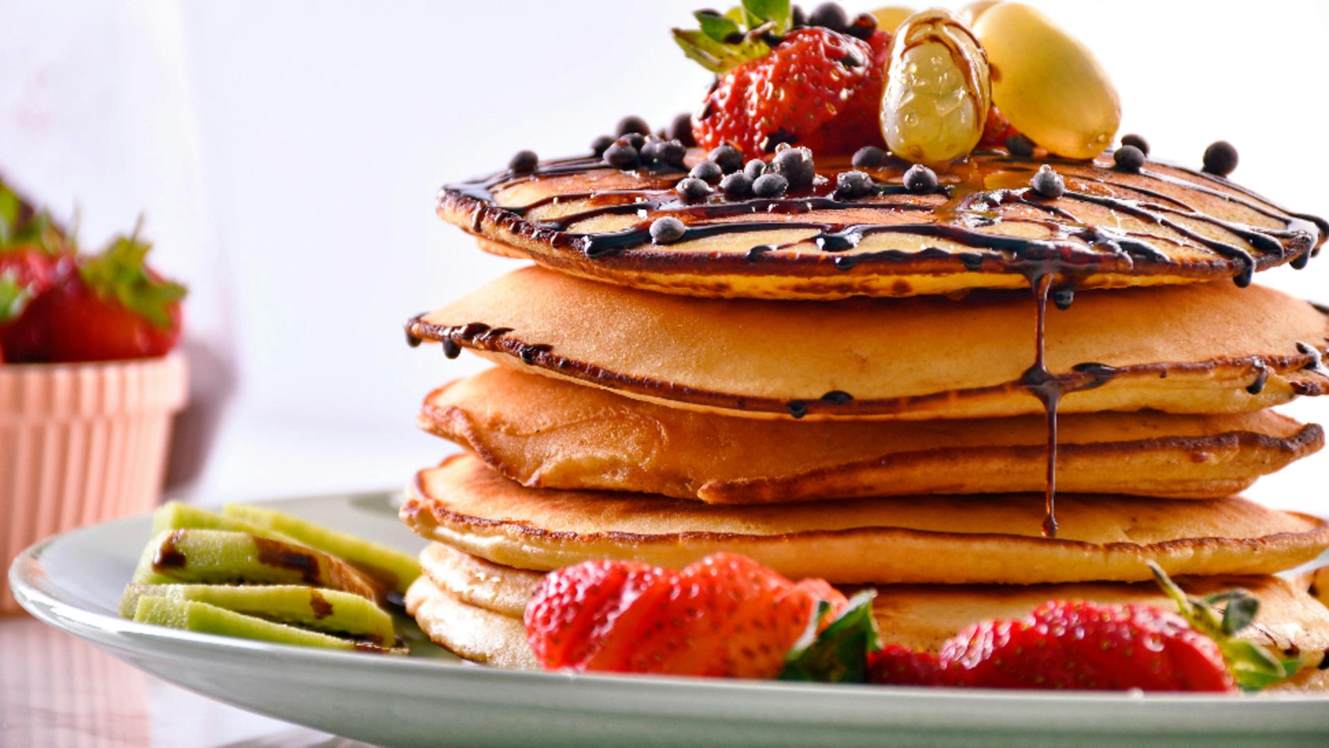 Tort de clătite: cum se prepară celebrul desert. Vei deveni cel mai apreciat bucătar din familia ta