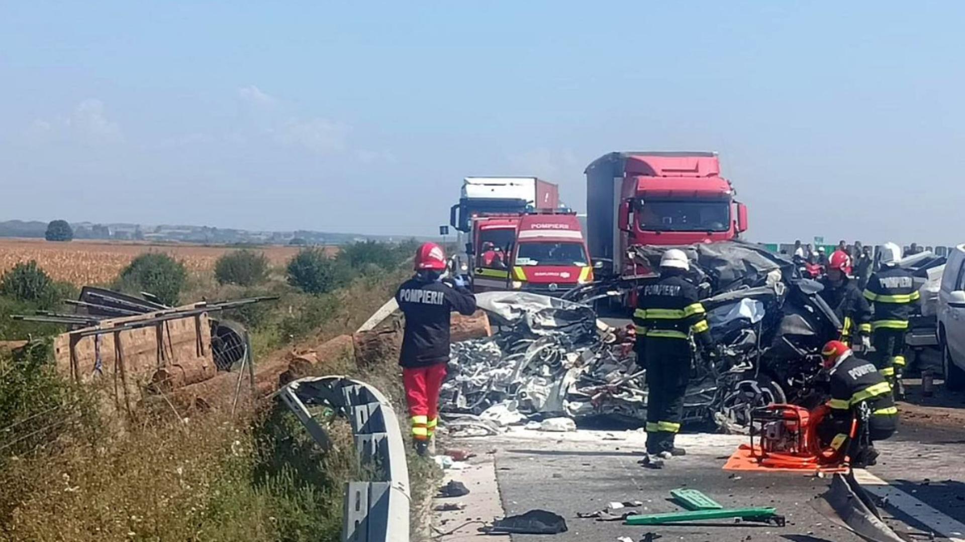 Angajat al Consulatului Ungariei, mort într-un grav accident, pe autostrada Timișoara–Lugoj. Un camion plin cu bușteni a intrat pe contrasens – FOTO