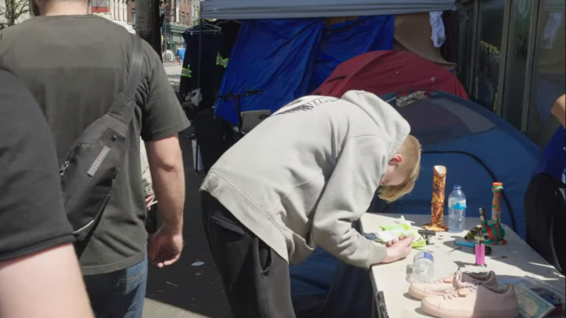 Au oferit droguri gratuite drogaților, iar acum străzile sunt sufocate de oameni fără adăpost și criminalitate. Marile metropole occidentale, distruse de politicile sociale