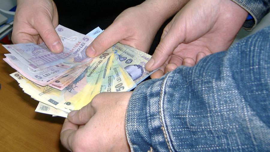 Fals medic rezident din Iași, acuzat că a profitat de necazul mai multor familii vulnerabile și a încasat donațiile adresate acestora