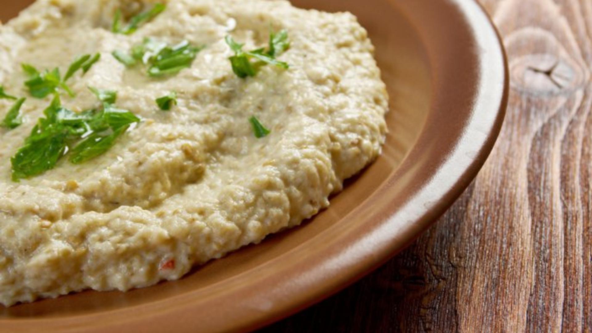 Ingredientul secret cu care poți înlocui maioneza din salata de vinete. Vor ieși mult mai gustoase și pufoase