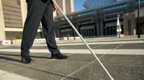 Marea recalculare. Pensii mai mici cu aproape 80% pentru o categorie specială. Nevăzătorii amenință cu protestele