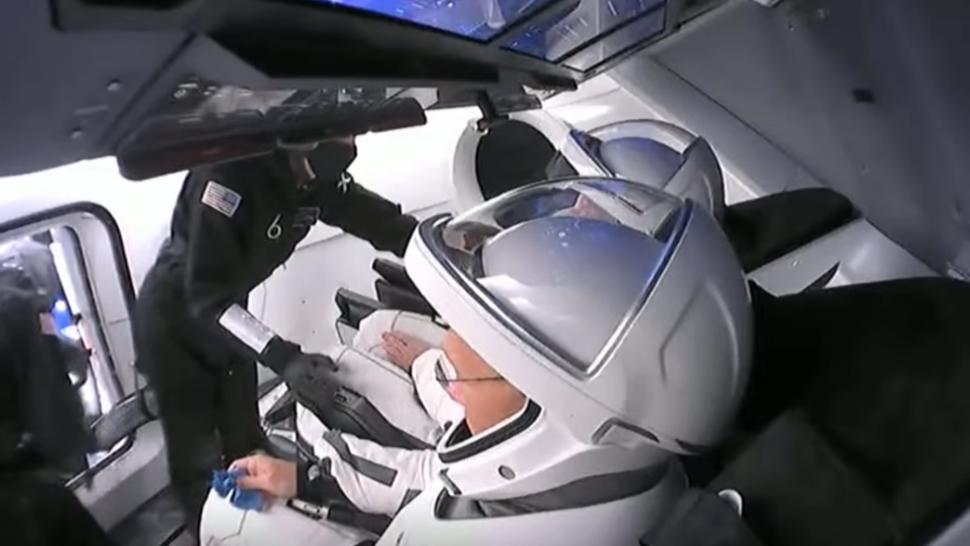 NASA a anunţat că 2 astronauţi vor rămâne pe Staţia Spaţială Internaţională 8 luni în loc de 8 zile