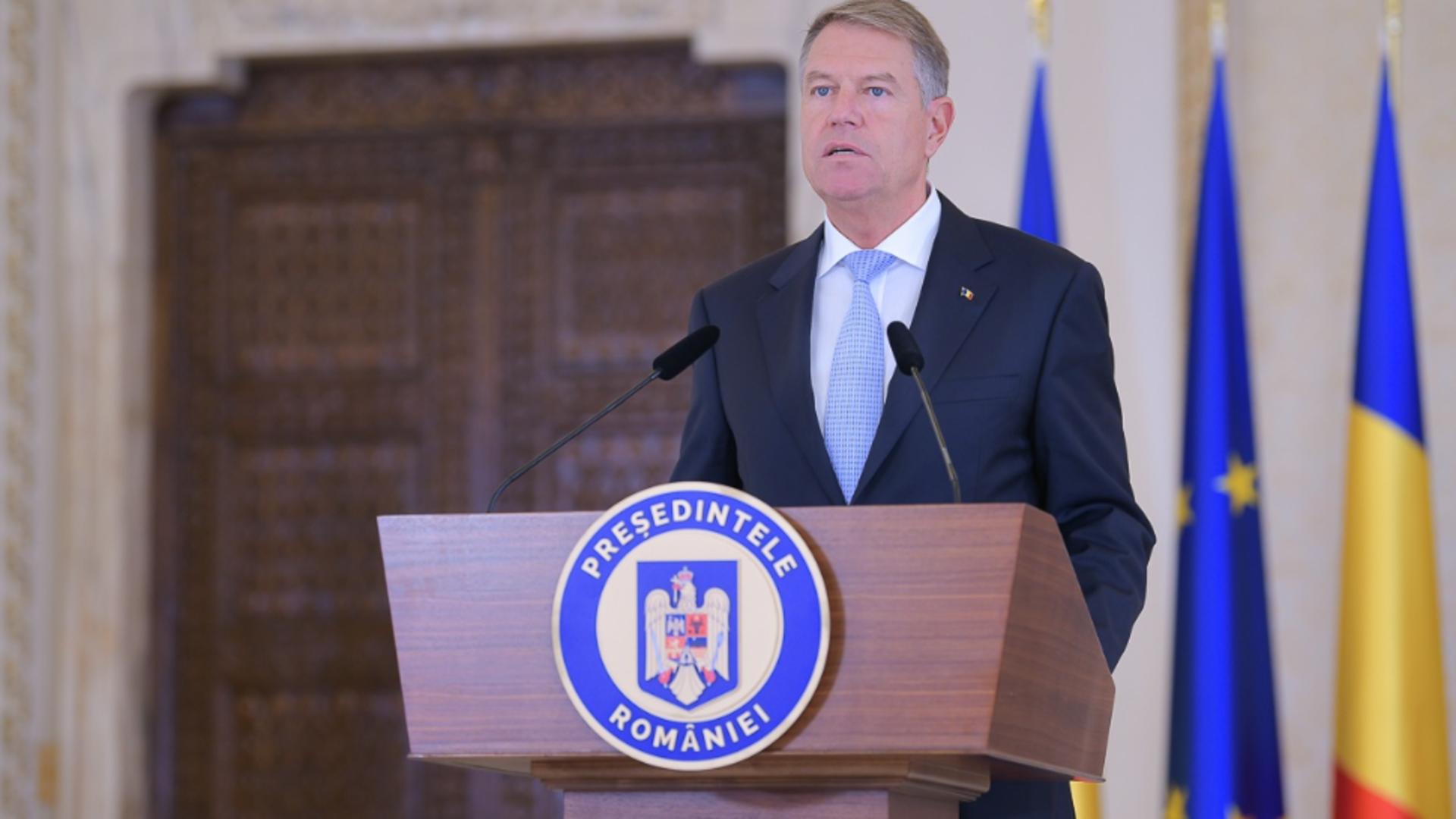 Preşedintele Klaus Iohannis a semnat mai multe decrete pentru acordarea gradului diplomatic de ambasador