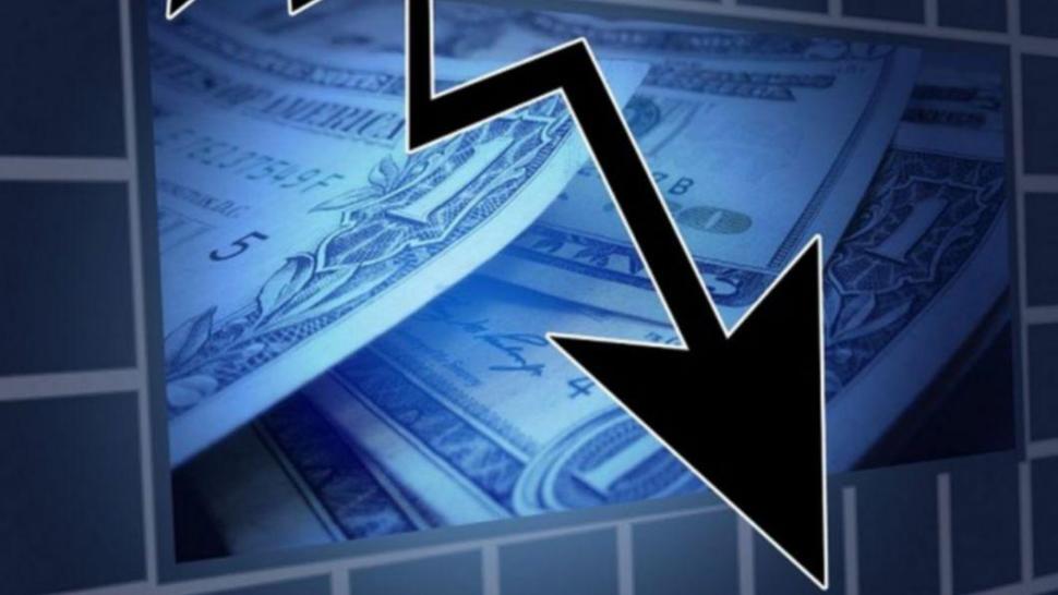 Semnal de recesiune! Bursele de pe Wall Street s-au PRĂBUȘIT! Bitcoin a pierdut 18% din valoare