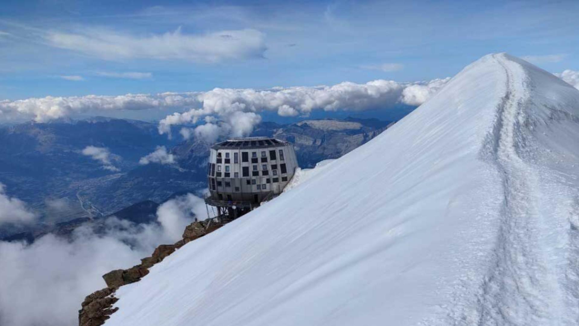 Tragedie pe Mont Blanc: Un alpinist român de 35 de ani a murit după o cădere în coridorul Goûter