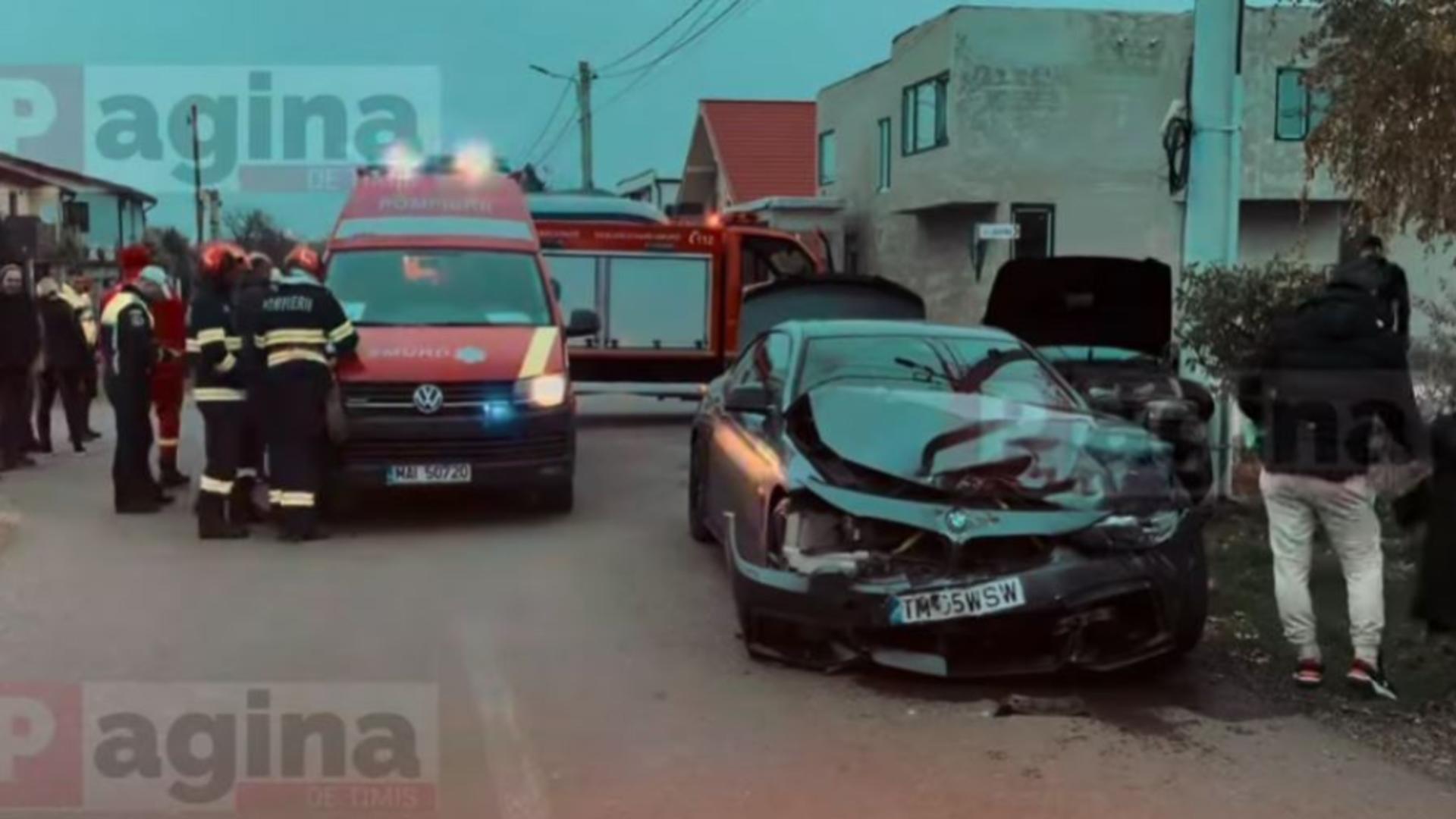 Accident grav într-o intersecție: O fetiță și bunica ei, transportate de urgență la spital după o coliziune violentă