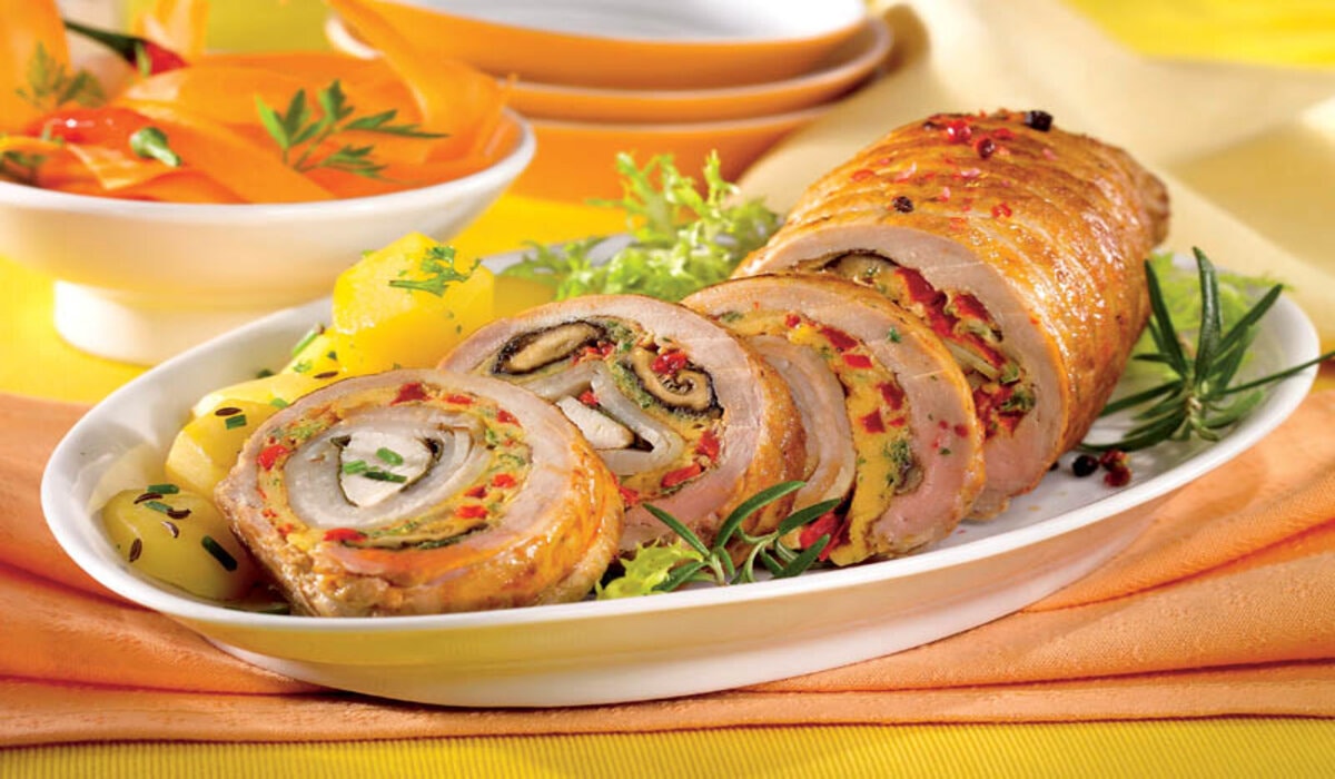 Ruladă de porc cu legume la cuptor: Rețeta perfectă pentru masa de Revelion