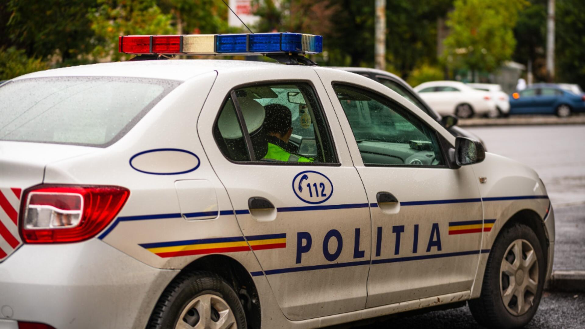 Poliția, în alertă. Un bărbat a fost înjunghiat în parcarea unui centru comercial din Sectorul 2. De la ce a izbucnit conflictul