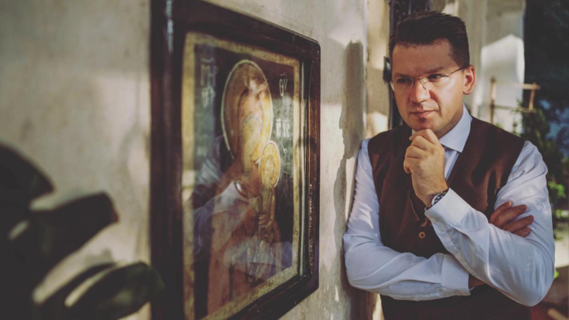 Mihai Neamțu reacționează în scandalul injuriilor din spațiul public. Ce mesaj le trimite celor care îi cer demisia și îl fac „putinist”