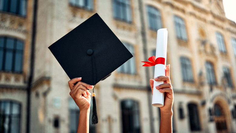 Caz atipic la Universitatea din București: Un student solicită adresare feminină din partea profesorilor