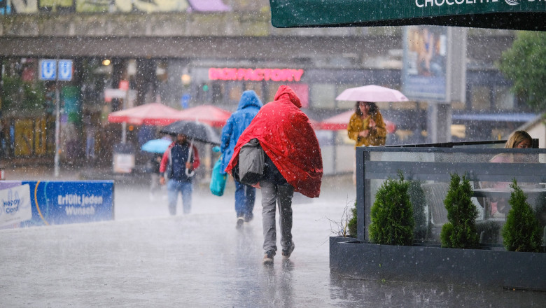 Cod Roșu de ploi torențiale în București și Ilfov: Meteorologii avertizează asupra unor acumulări de până la 140 l/mp