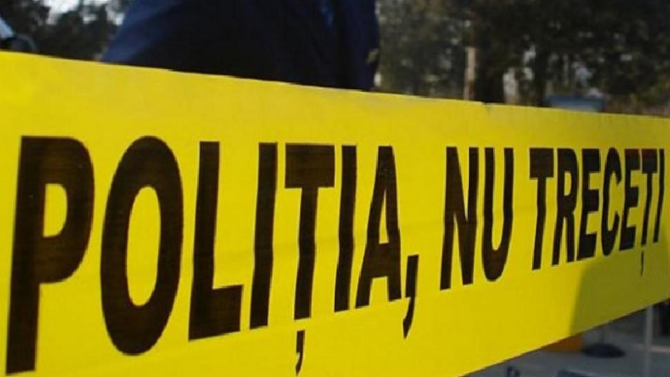 Angajat al Colegiului Pedagogic din Craiova, în stare gravă după ce a fost înjunghiat de 12 ori în timp ce mergea la muncă. Agresorul este de negăsit