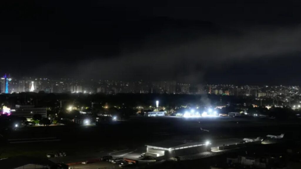Explozii Explozii puternice în Caracas chiar lângă o bază militară! Panică în ...