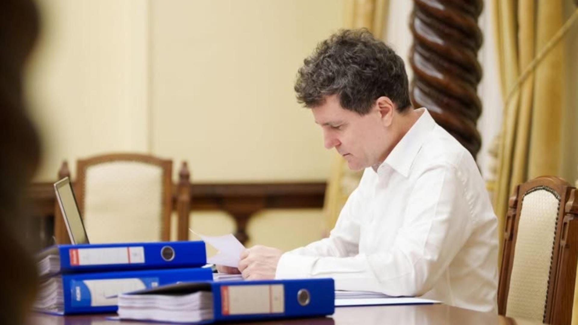 Nicușor Dan, mesaj de condoleanțe după tragedia feroviară din Spania, în care și-au pierdut viața cel puțin 39 de oameni
