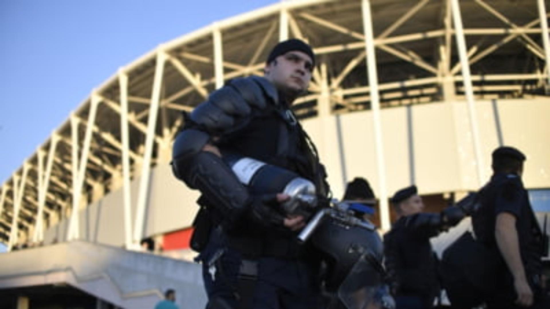 S-a lăsat cu amenzi usturătoare și dosar penal după meciul dintre Petrolul Ploieşti şi Universitatea Craiova
