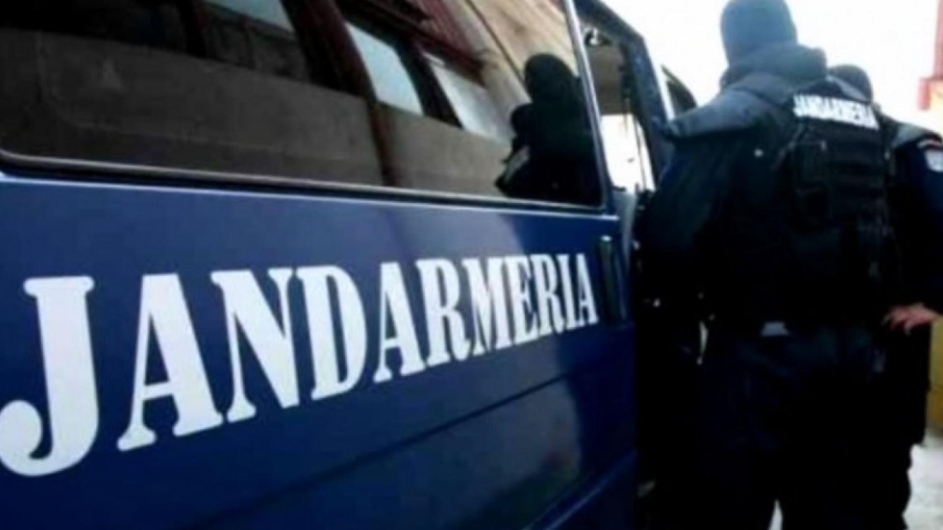 Scandal în trafic, în Capitală. Jandarmeria a intervenit după ce doi șoferi s-au amenințat cu pistoale – FOTO