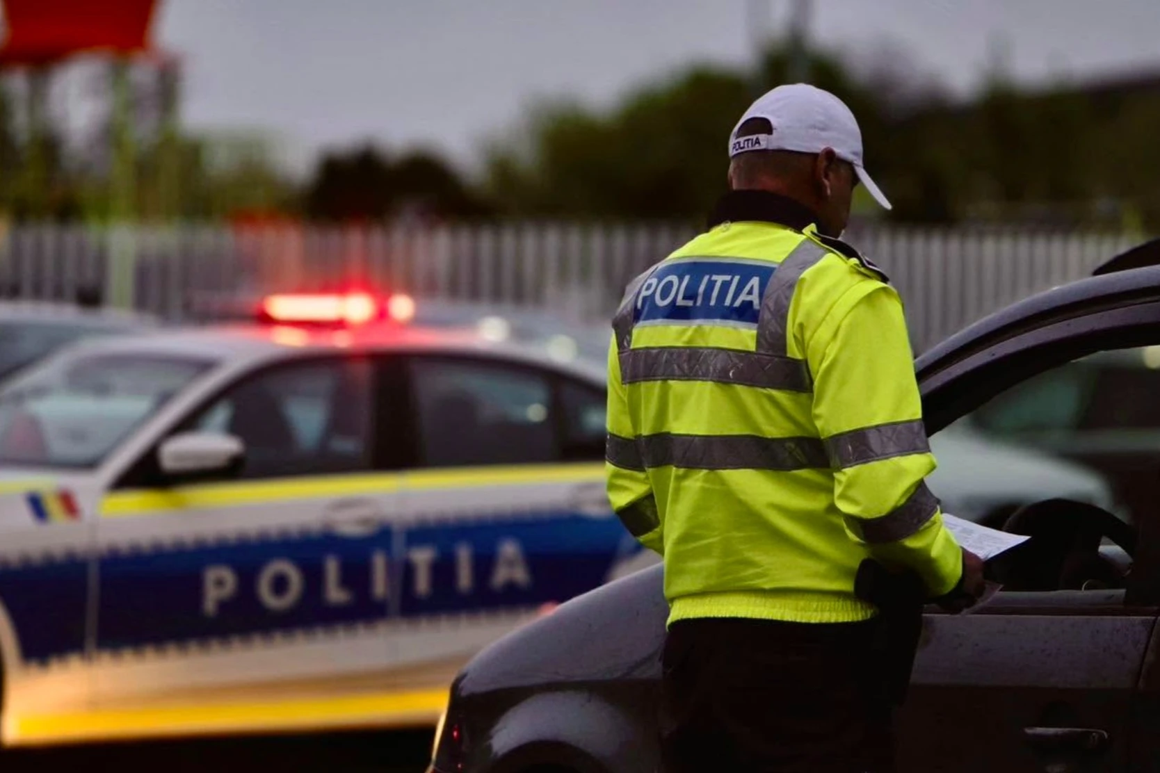 Focuri de armă pe centura ocolitoare a Alexandriei. Trei indivizi, prinși în flagrant în timp ce furau combustibil
